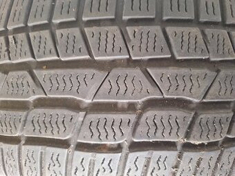 Predám zimné pneumatiky Continental 215/60 R16.