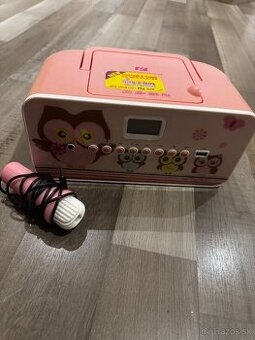 Rádio s CD prehrávačom a mikrofónom