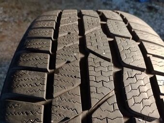 Predam 2ks pneu 235/45/r19  zimne  99V  Continental