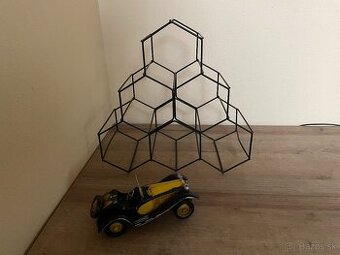 Predám kovový držiak na víno