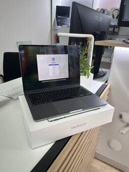 Apple MacBook Air 13″ M2