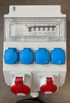 Stavebný rozvádzač - zásuvková rozvodnica istená