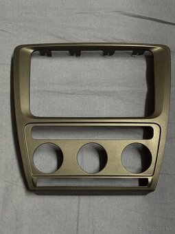 PREDAM RAMCEK PRE AUTORADIO SKODA OCTAVIA II. - 1