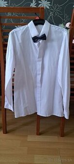 Biela chlapčenská košeľa s motylikom