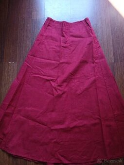 Červena sukňa zn. Pohan