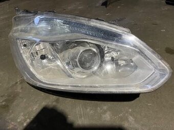 Svetlo ford  transit custom  práve