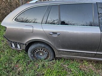 Škoda superb II kombi zadne prave dvere