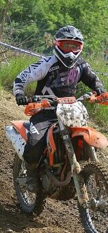 Predám výstroj na motorku