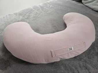 Levin Férin vankúš na dojčenie – pohodlný