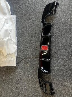 Rebrované difúzor s F1 svetlom bmw e90 e91