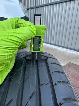 Predám pneu nokian 185/65 R15