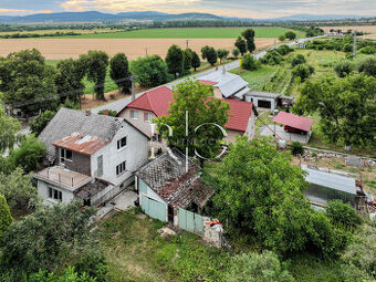Na predaj rodinný dom + 2 stavebné parcely v obci Čerhov