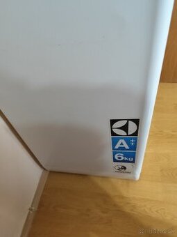 Predám za symbolickú cenu práčku electrolux
