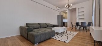 MODERNÝ KLIMATIZOVANÝ 3i. BYT 78m2 V CENTRE BRATISLAVY.