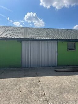 Priestor v areáli bývalého družstva v Kvetoslavove