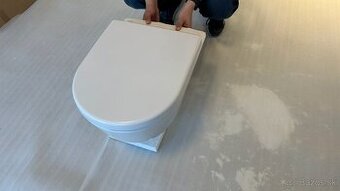 Predám nové WC s doskou – Laufen Pro (závesné, nepoužívané)