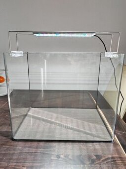 Akvárium dennerle 50litrov + chihiros wrgb