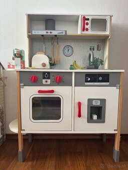 Drevena detska kuchynka