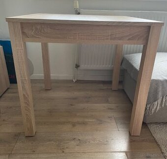 Predám jedálenský stôl 80x80 dub sonoma