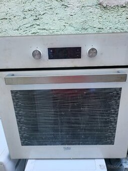 Vstavaná rúra Beko.