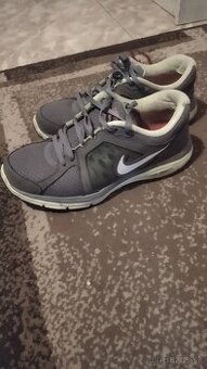 Nike tenisky 39