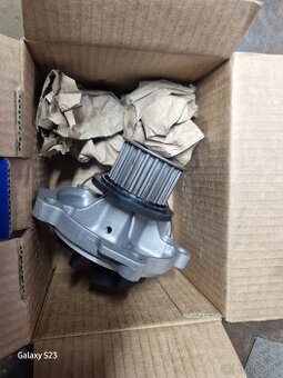 Vodná pumpa jeep cherokee kj 2.8 crd 120kw