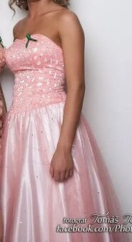 Predám spoločenské šaty