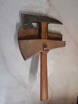 Stará hasičská sekera