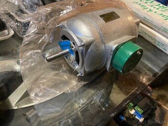 Predam elektromotor AEG 220/380v