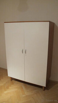 Staršia skriňa - drevo - za odvoz