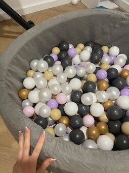 Suchy bazen s gulickami