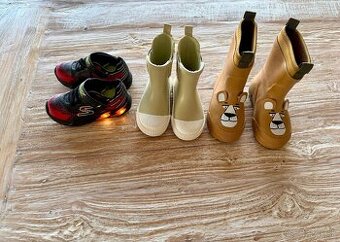 Predam sadu 3 detskych topanok