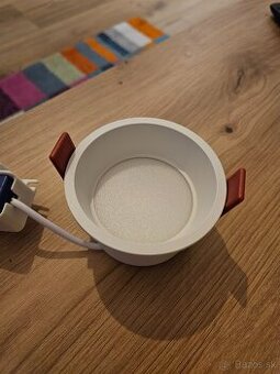 Nove biele bodove svetla ARELUX