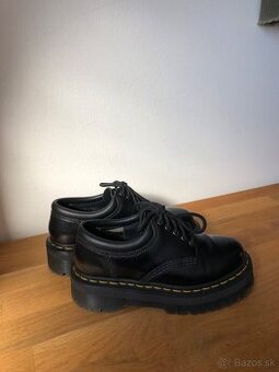 Dr. Martens členkové šnurovacie čižmy