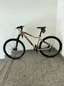 Ghost Lanao Base 2022 Dust Blackberry 27,5", bicykel