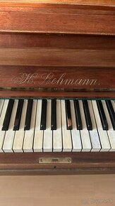 Kvalitný starožitný klavír, plne funkčný