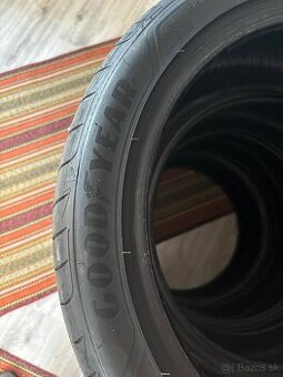 Goodyear EAGLE F1 ASYMMETRIC 3 215/45 R18 89V