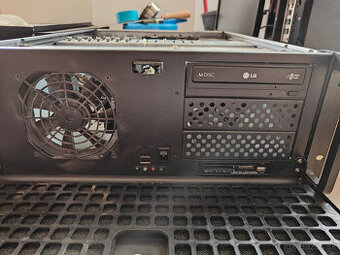 Predám PC v skrinke do racku 4u