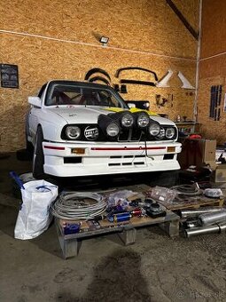Bmw e30 zavoďak