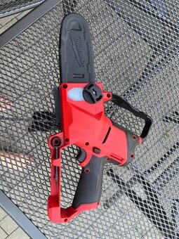 MILWAUKEE M12 FUEL Kompaktná reťazová píla