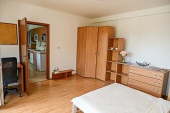 Prenájom 1i, Bakossova ulica, centrum, Banská Bystrica.