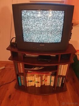 Televizor so stolikom