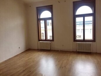 Kancelársky priestor v centre na pešej zóne v Nitre, 60 m2