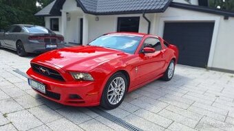 FORD MUSTANG 3.7 PREMIUM AUTOMAT KOURZ