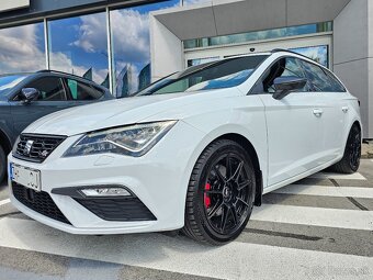 SEAT Leon FR 1.5 TSI 110kW 7DSG BLACK LIMITED (zár. do12/25)