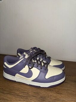 Nike Dunk Low – fialovo-biele