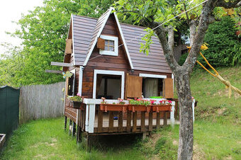 Chalupa zo záhradou