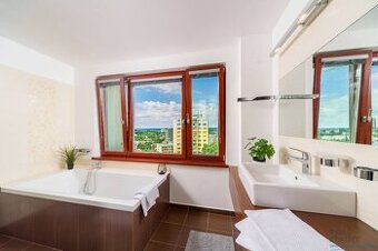 Slnečný 3-izbový byt, loggia, výhľad, zeleň, poloha, L.Dérer