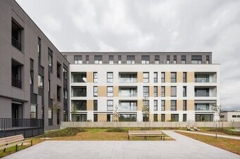 Moderný 3-izbový byt s terasou v centre Humenného.