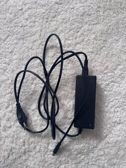 Nabíjačka na el. kolobežku Sencor